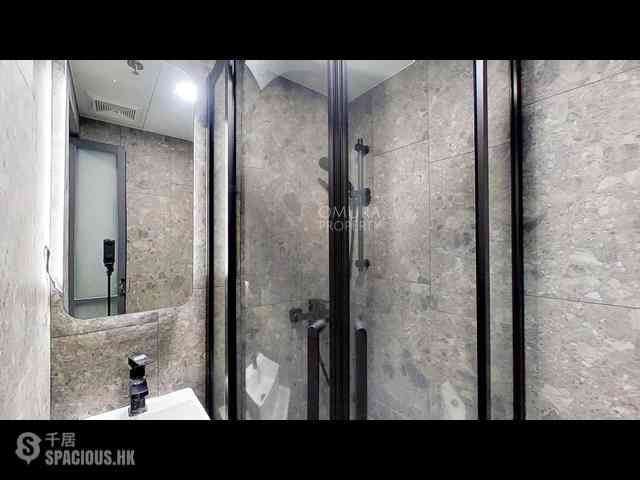 Sheung Wan - 114, Des Voeux Road West 09
