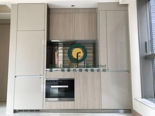 Sai Ying Pun - King's Hill 04