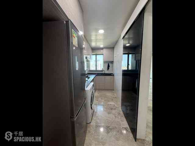 Tsim Sha Tsui - The Victoria Towers Tower 2 04