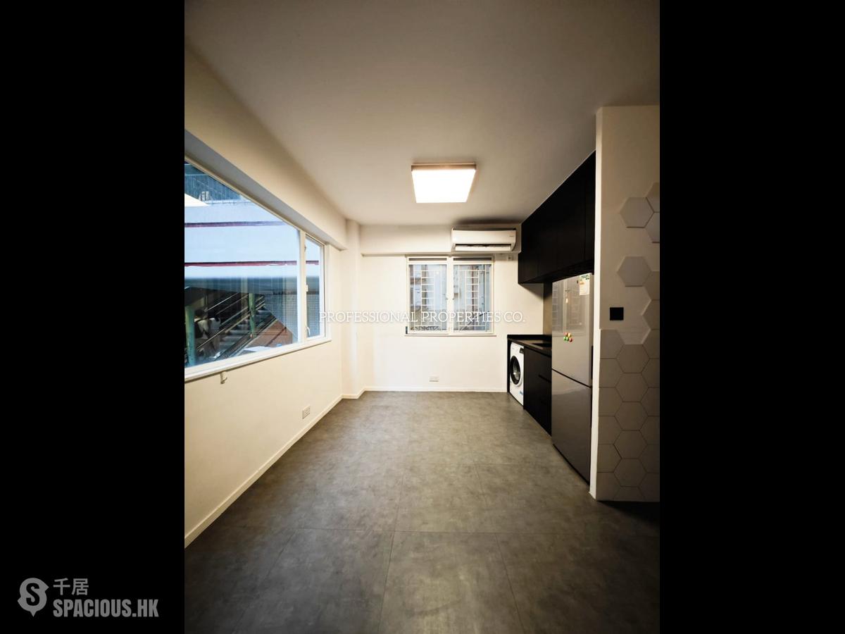 Soho - 49-49C, Elgin Street 01