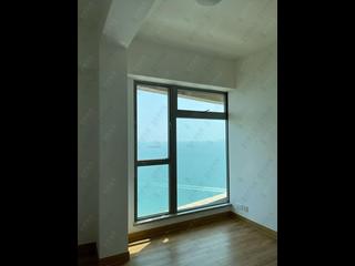 Pok Fu Lam - Villas Sorrento 03