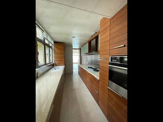 Pok Fu Lam - Villas Sorrento 04