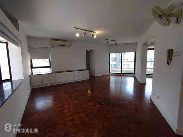 Soho - Albron Court 01
