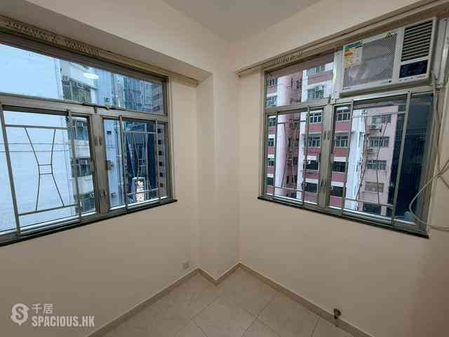 Causeway Bay - Golden Dragon Building 01