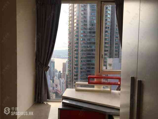 Mid Levels Central - The Icon 01