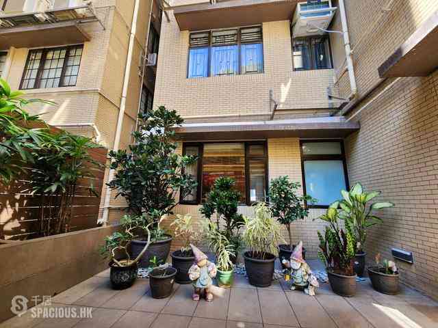 Mid Levels East - Ewan Court 05