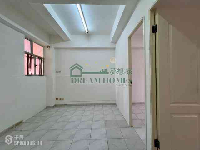 Sai Ying Pun - 10-12, Eastern Street 01