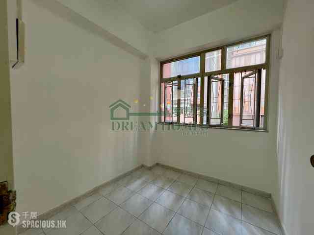 Sai Ying Pun - 10-12, Eastern Street 03