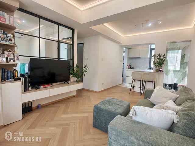 Sheung Wan - Shun Loong Building 01