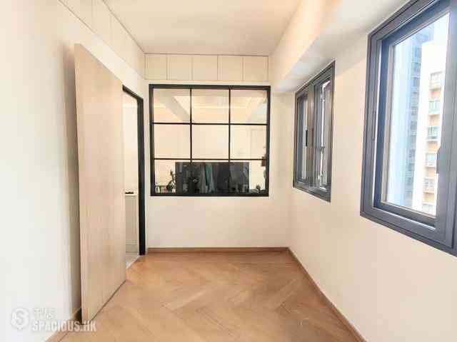 Sheung Wan - Shun Loong Building 04