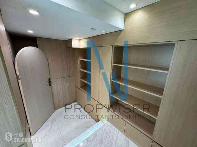 Tsim Sha Tsui - Winfield Commercial Building 13