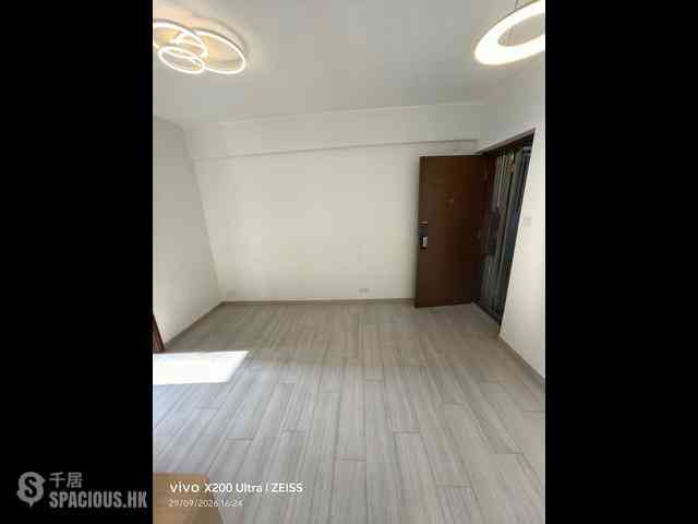 Kennedy Town - Luen Yau Apartments 03