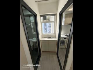Kennedy Town - Luen Yau Apartments 04