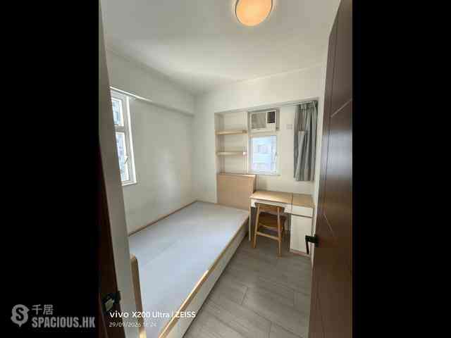 Kennedy Town - Luen Yau Apartments 05