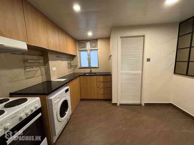 Mid Levels Central - Mountain View Court 02