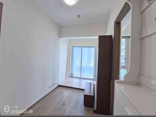 Sai Wan Ho - One Eighty 03
