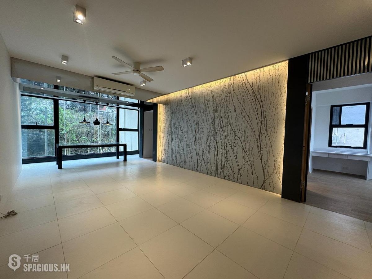 Mid Levels West - Peace Court 01