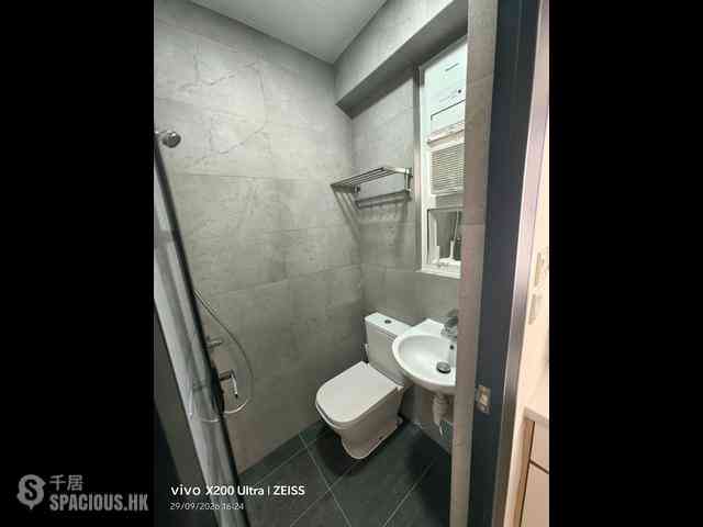 Kennedy Town - Luen Yau Apartments 06