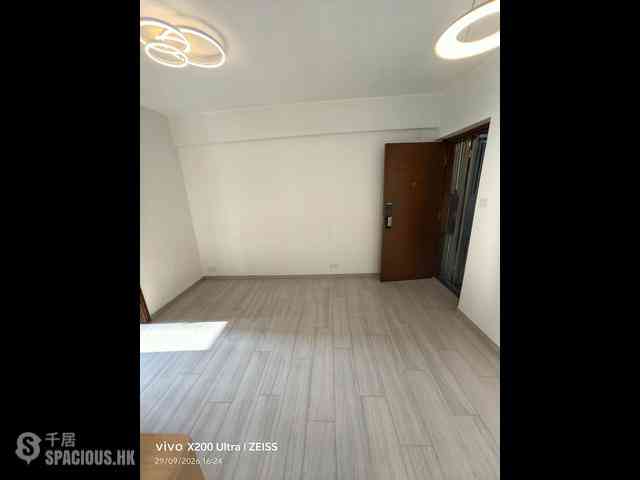 Kennedy Town - Luen Yau Apartments 03