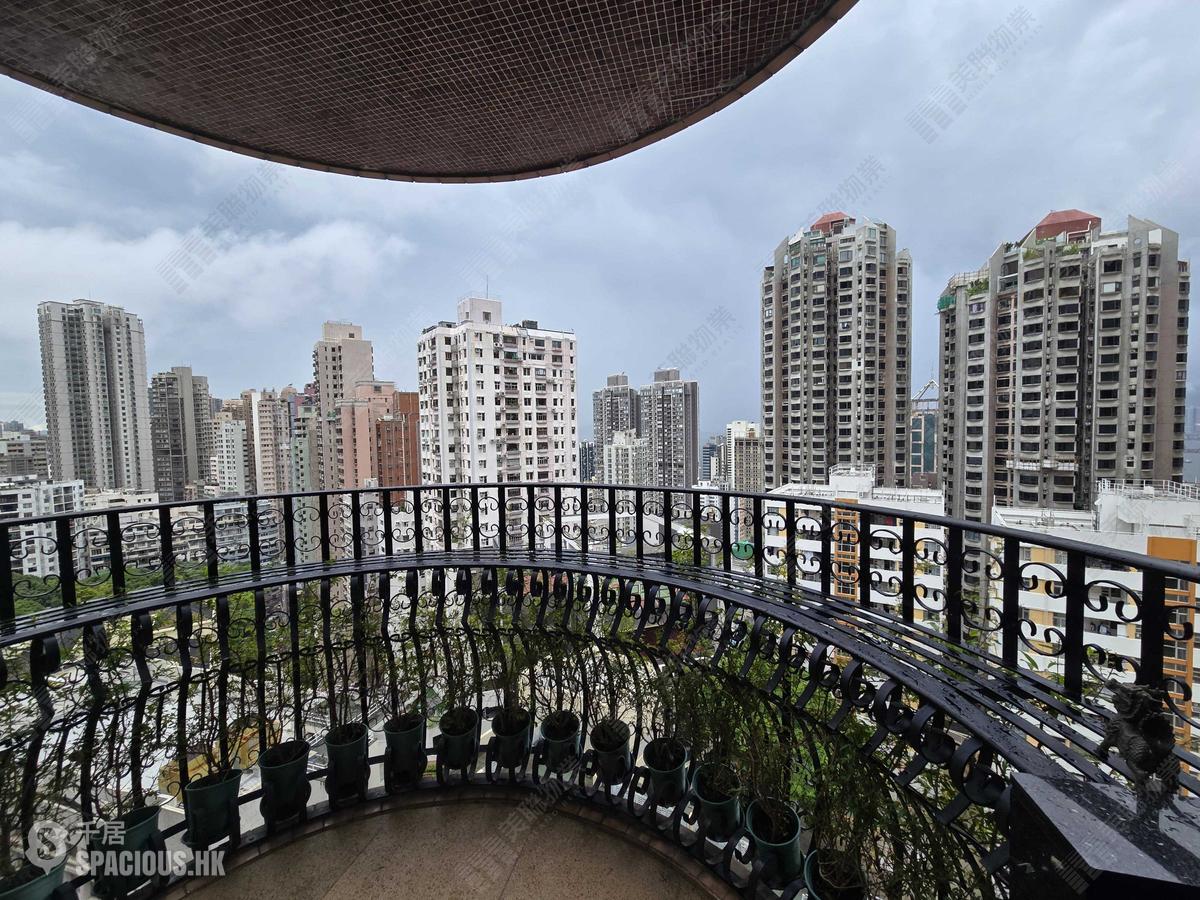Mid Levels West - Park View Court 01