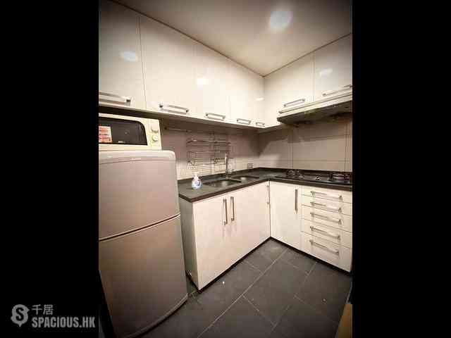 Kennedy Town - Pearl Court Block A 06