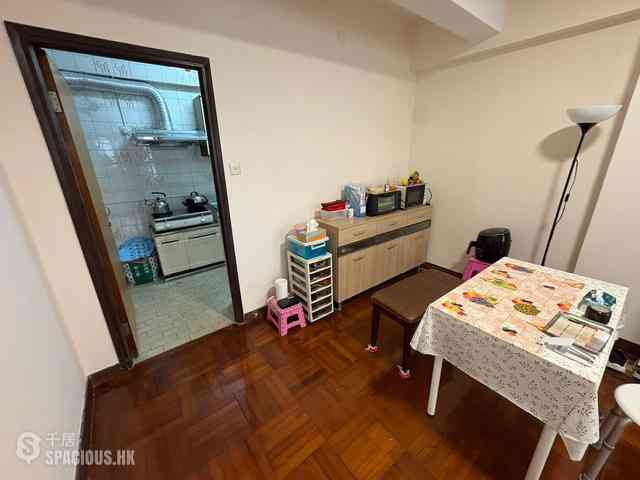 Mid Levels West - Sung Ling Mansion 03