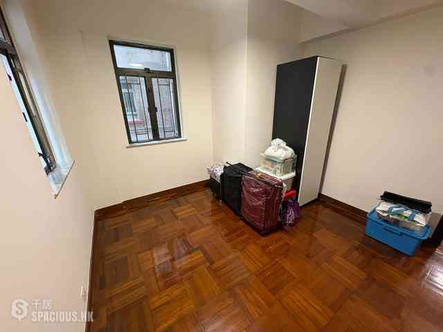 Mid Levels West - Sung Ling Mansion 04