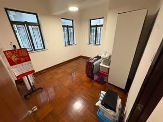 Mid Levels West - Sung Ling Mansion 05