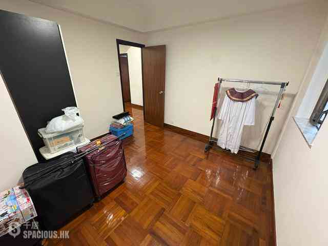 Mid Levels West - Sung Ling Mansion 09