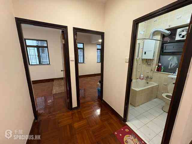 Mid Levels West - Sung Ling Mansion 10