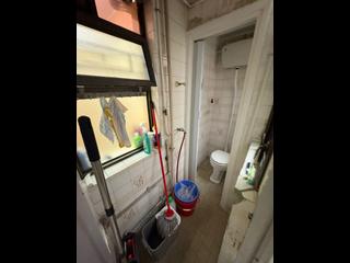 Mid Levels West - Sung Ling Mansion 12