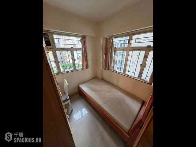 Sai Ying Pun - Wai Tak Building 02