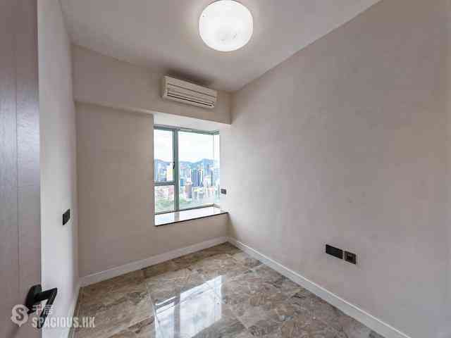 Tsim Sha Tsui - The Victoria Towers Tower 2 08