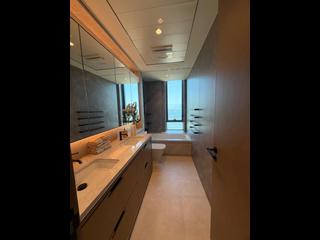 Discovery Bay - Discovery Bay Phase 19-2A One Toscana 2 Tower 1A 17