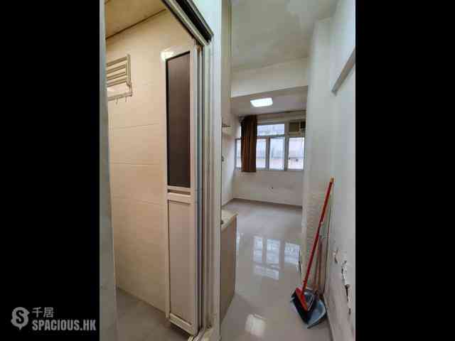 Mong Kok - Wing Wah Building 08