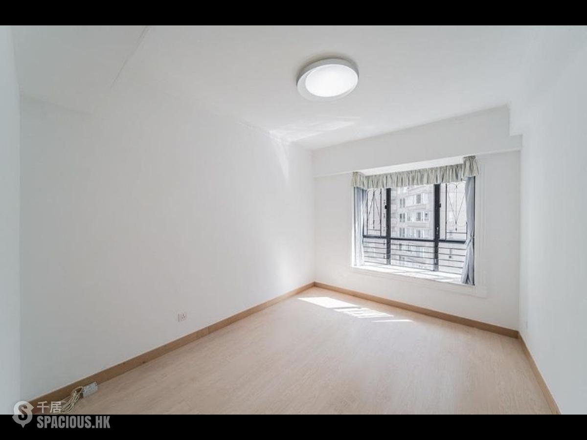 Mid Levels Central - Clovelly Court 01