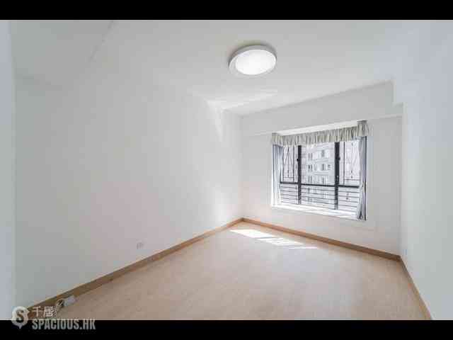 Mid Levels Central - Clovelly Court 01