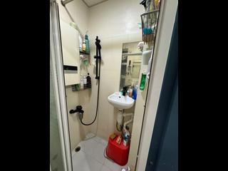Shau Kei Wan - Ka Fook Building 05