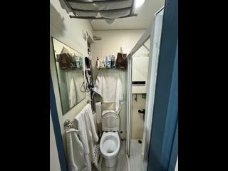 Shau Kei Wan - Ka Fook Building 06