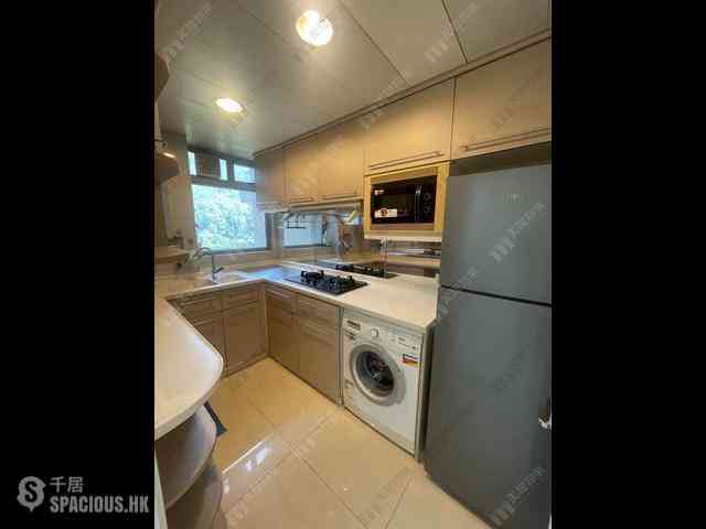 Tung Chung - Caribbean Coast Phase 3 Carmel Cove Tower 11 04