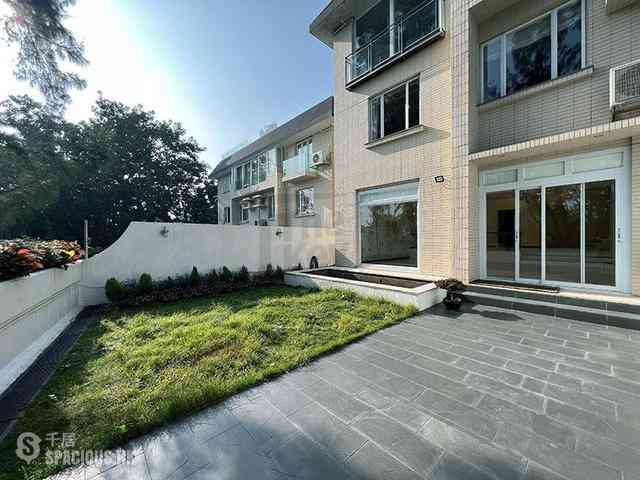 Stanley - Grosse Pointe Villa 02