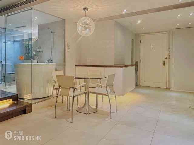 Wan Chai - Convention Plaza Apartments 02