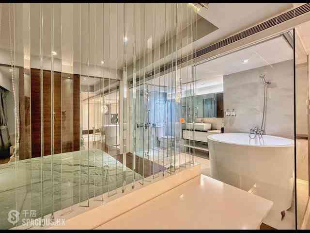 Wan Chai - Convention Plaza Apartments 03