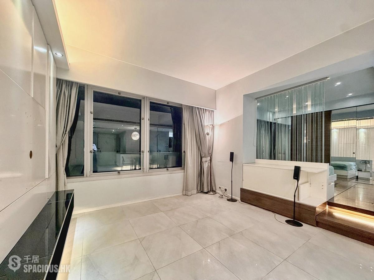 Wan Chai - Convention Plaza Apartments 01