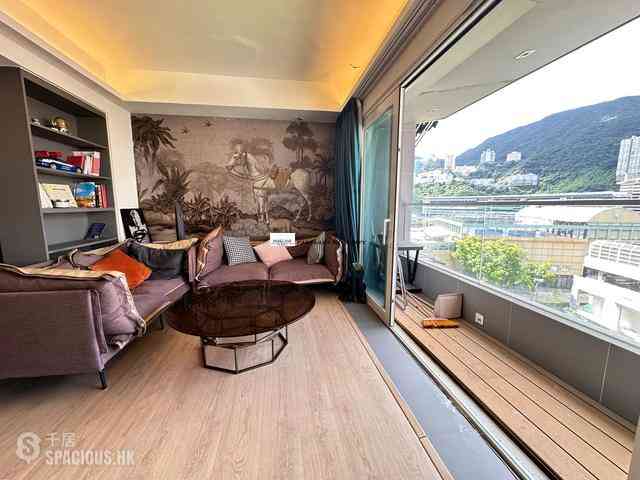 Happy Valley - Sports Mansion 01