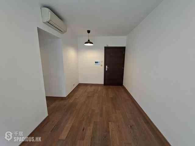 Soho - Centrestage 04