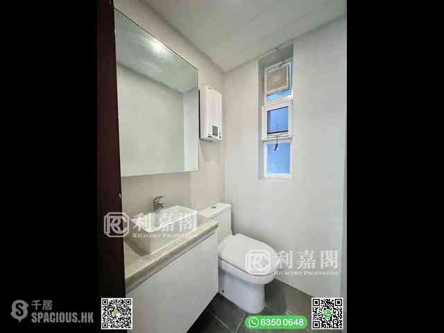 Clear Water Bay - Siu Hang Hau 11