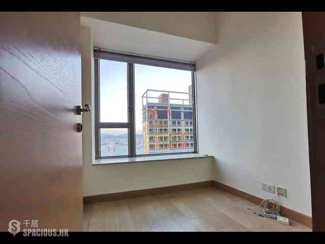 Sai Ying Pun - Island Crest 02