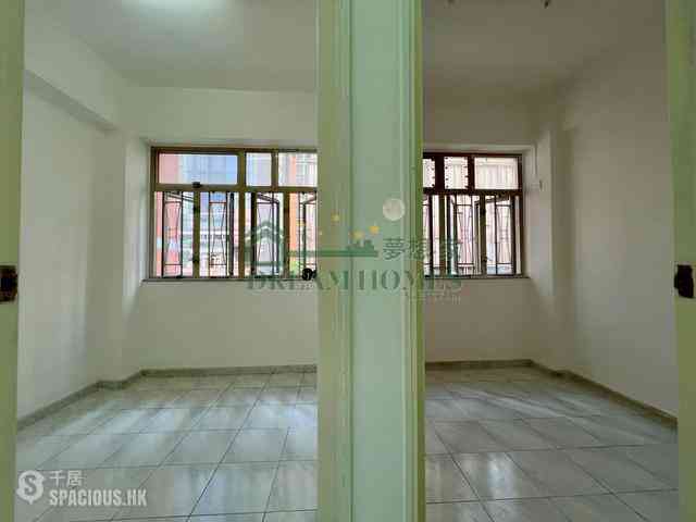 Sai Ying Pun - 10-12, Eastern Street 02