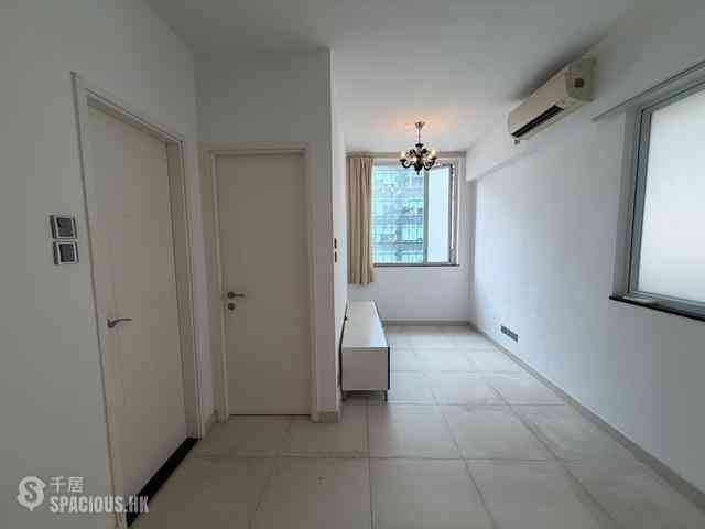 Wan Chai - Hay Wah Building Block A 07
